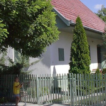 Babarczi Ueduelohaz Apartment Kiskunmajsa Cameră foto