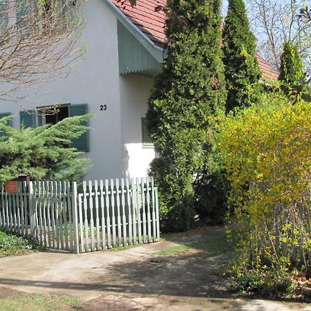 Babarczi Ueduelohaz Apartment Kiskunmajsa Exterior foto